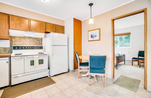 Tillamook House | Cozy dog-friendly home with ocean views, a private hot tub and washer & dryer