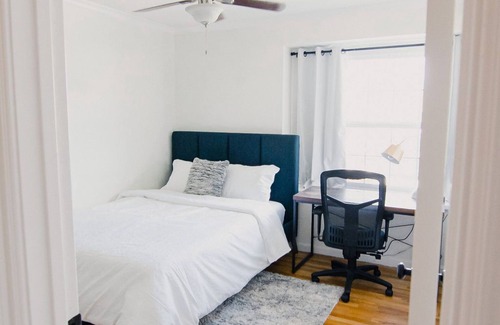 Northwest Anaheim House | Cozy Dog-friendly Living Space - close by Knott’s, Porto’s, Disney