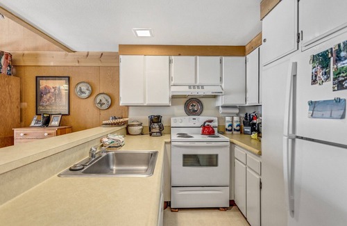 Bear Valley Condo | Cozy Dog Friendly Studio w/Loft - Creekside #87 by Bear Valley Vacation Rentals