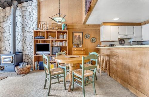 Bear Valley Apartment | Cozy Dog Friendly Studio with Loft - Creekside #87
