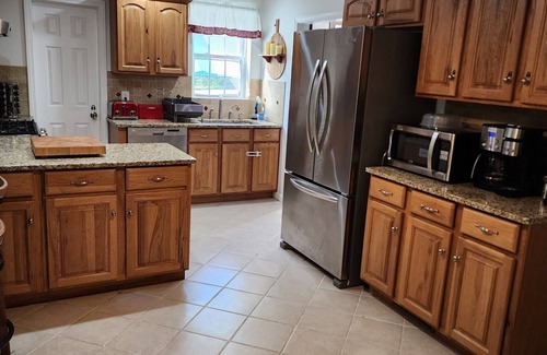 Northford House | Cozy dog friendly updated house in quiet village adjacent to park
