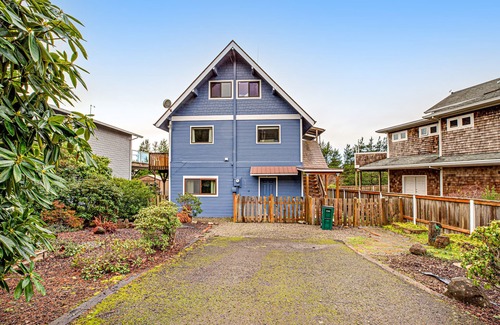 Rockaway Beach House | Cozy dog-friendly home with beach access, large deck, games, & bay views