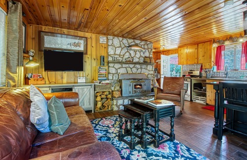 Ardenvoir Cabin | Cozy, dog-friendly woodland cottage with two decks & wood stove