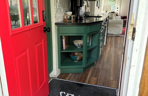 Breckenridge Cabin | Cozy dome cabin in Blue River forest 7 min to Breck. Pet friendly! On bus route!