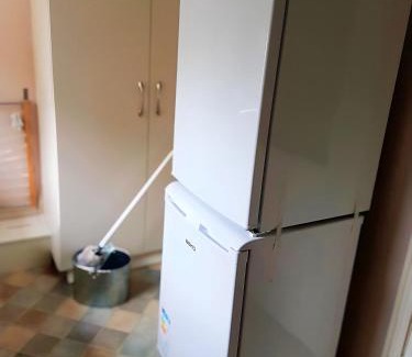 Glasnevin Bed & Breakfast | Cozy Double Room in Shared House R4 with Desk, Drumcondra, Dublin