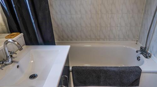 Livesey Apartment | Cozy double room - Only room