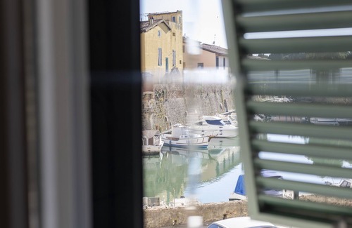 Venezia Nuova House | Cozy double room with en-suite bathroom and small terrace overlooking the canals