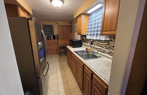 Ecorse Hotel | Cozy Downriver home