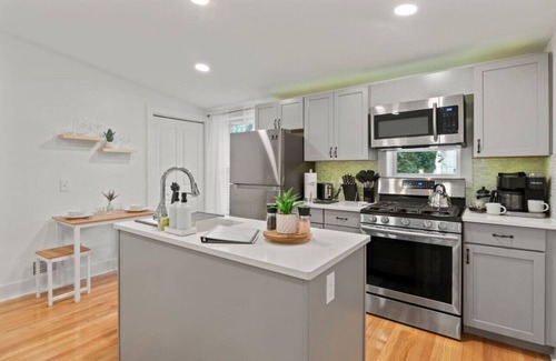 Corn Hill Apartment | Cozy Downtown Apartment - 1BR