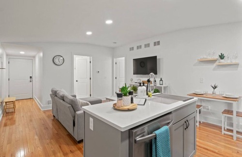 Corn Hill Apartment | Cozy Downtown Apartment - 1BR