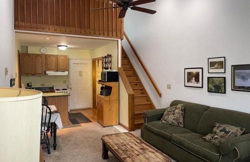 Hunter Apartment | Cozy Downtown Hunter Mountain Getaway