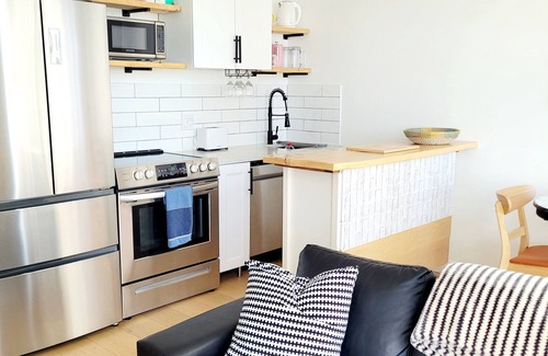 Downtown Edmonton Condo | Cozy Downtown Loft With River-View