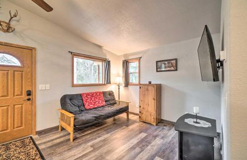 Soldotna House | Cozy Downtown Soldotna Cabin Dogs Welcome!