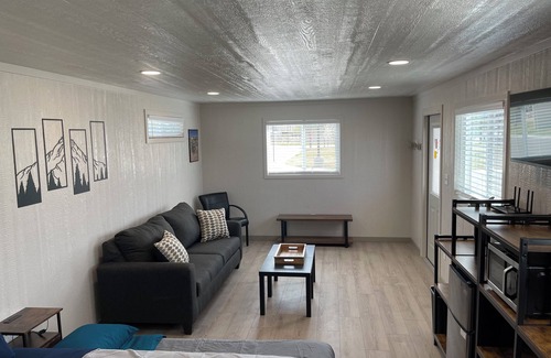 Grand Junction Cabin | Cozy Dry Cabin - S202