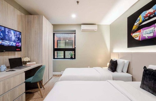 Gay Village Hotel | Cozy Duo – Downtown MTL Nest