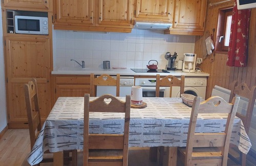 Valloire Apartment | Cozy Duplex, 3 Rooms + Mezzanine, Sleeps 8, East-Facing, 3-Star, Central Valloire