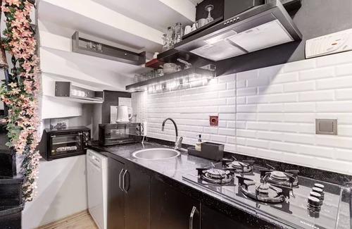 Bomonti Apartment | Cozy Duplex Apartment w/Elevator&Patio Near Metro