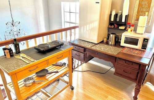 Pasadena House | Cozy Duplex Close to Hobby, Lagoon, NASA, Beaches!