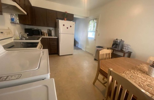 Oxford House | Cozy duplex home, 2 mins from Miami U and downtown.