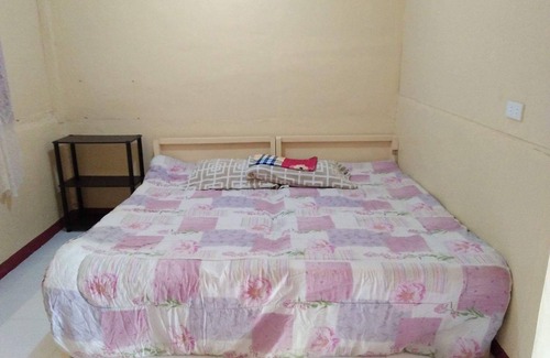 Gubat House | Cozy Duplex in Town Center