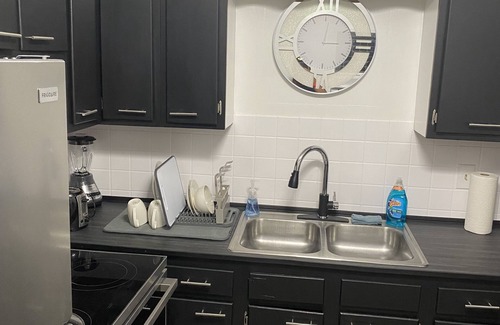 Akron House | Cozy Duplex less than 10 min from Downtown Akron, near many local attractions.
