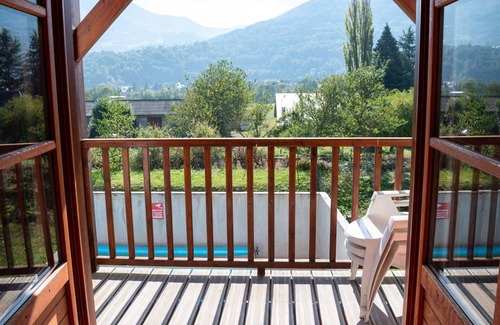 Vignec Apartment | Cozy Duplex with Balcony and Pool Access in Vignec, Sleeps 4