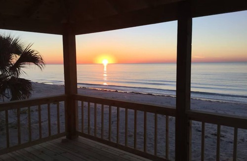 Pelican Point Villa | Cozy Eastern Beachfront Villas
