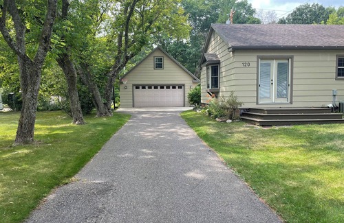 Ironton House | Cozy edge of town retreat, closest home to Cuyuna Lakes Trailhead Rally Center.