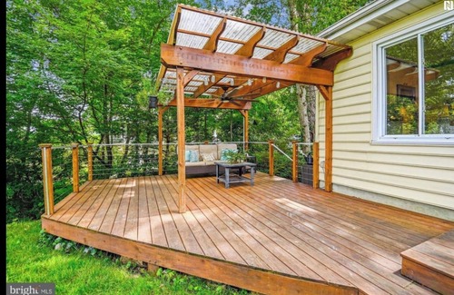 Edgewater House | Cozy Edgewater Retreat — Dock Access & River Views