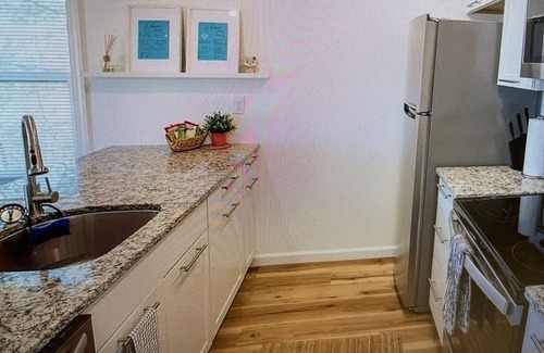 Beech Mountain Condo | Cozy Elk Hideaway - Walk to Ski Slopes!