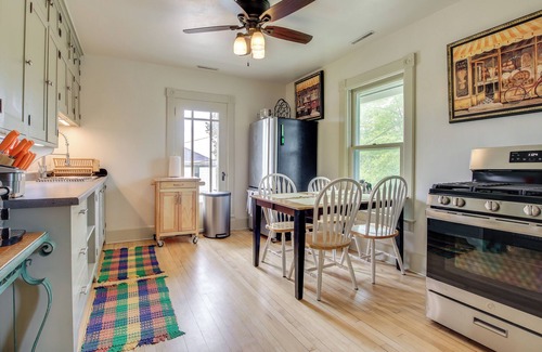 Elkhart Lake Apartment | Cozy Elkhart Lake Apartment: Walk to Town & Dining