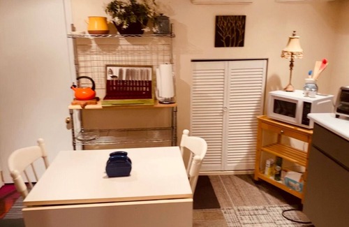 Winchester Apartment | Cozy English Basement Apt quiet but close to downtown