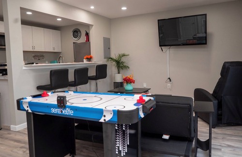 West Arlington Apartment | Cozy Escape: Games & Stadium Fun Just Minutes Away