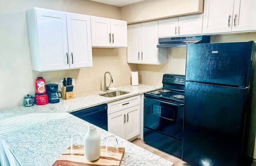 Texas City Apartment | Cozy Escape - Newly Renovated 10 min to Beach