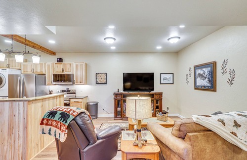 Eureka House | Cozy Eureka Getaway - Hike, Bike, Hunt & Fish!