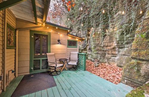 Eureka Springs Historic District House | Cozy Eureka Springs Cottage, Walk to Dtwn!