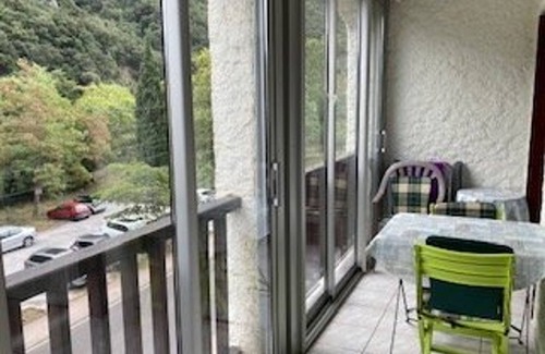 Saint-Marsal Apartment | Cozy F2 Apartment with Loggia & Private Parking - 2 Guests - Pet Friendly - Near Thermes