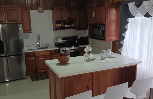 Puntarenas House | Cozy Family House, 5 minutes drive to Monteverde Rain Forest and quite area.