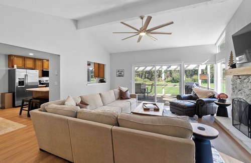 Plumas Eureka Estates House | Cozy Fairway Escape - Views, Fast WiFi, EV Ready