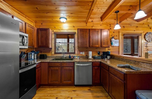 Sevierville Cabin | Cozy Fall Getaway Hot Tub Arcade Games Quiet Stay Guest Favorite