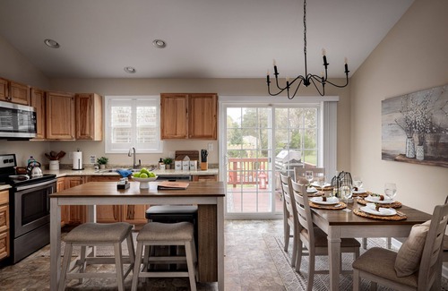 Millville House | Cozy Fall Retreat With Fire Pit – Near Trails