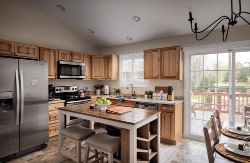 Millville House | Cozy Fall Retreat With Fire Pit – Near Trails