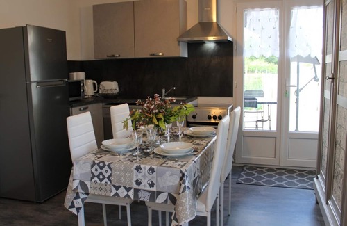 Verteuil-sur-Charente Cottage | Cozy Family Cottage with Garden, Terrace & WiFi - Fully Equipped & Baby-Friendly