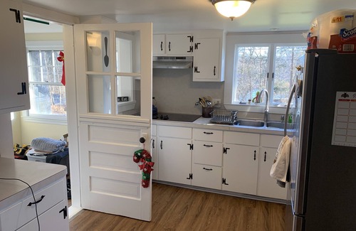 Southbury House | Cozy family and pet friendly 3BR Home