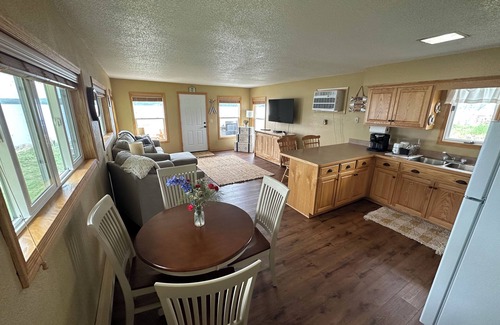 Motley Cabin | Cozy Family Cabin on Beautiful Lake Shamineau