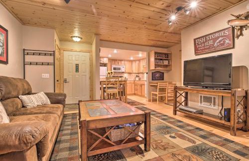 Mammoth Lakes Apartment | Cozy Family Condo in Mammoth Lakes with Balcony