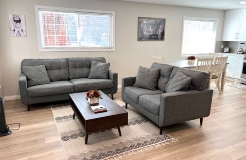 Sugarloaf Cottage | Cozy Family Cottage 15 mins from The Village