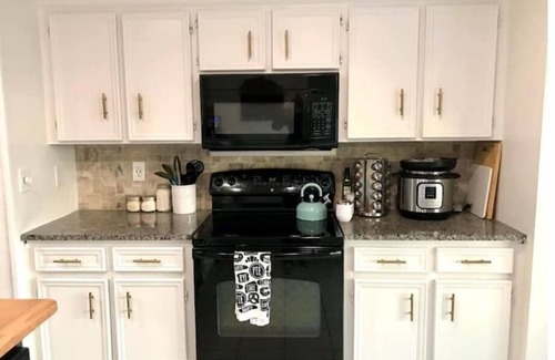 Harker Heights House | Cozy Family & Dog 4 Bedroom, 2 Bathroom Home