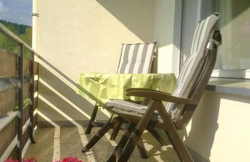 Polle Apartment | Cozy, family-friendly 4-star apartment, sunny, quiet .