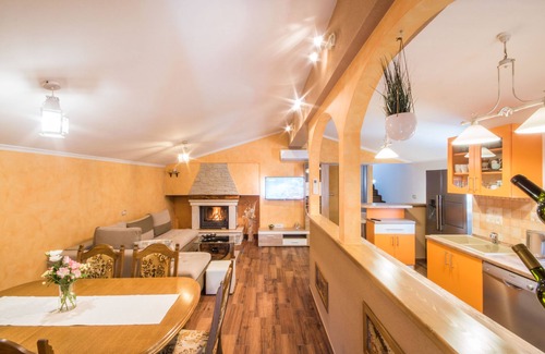 Karojba Villa | Cozy family-friendly fenced villa, pool and outdoor jacuzzi